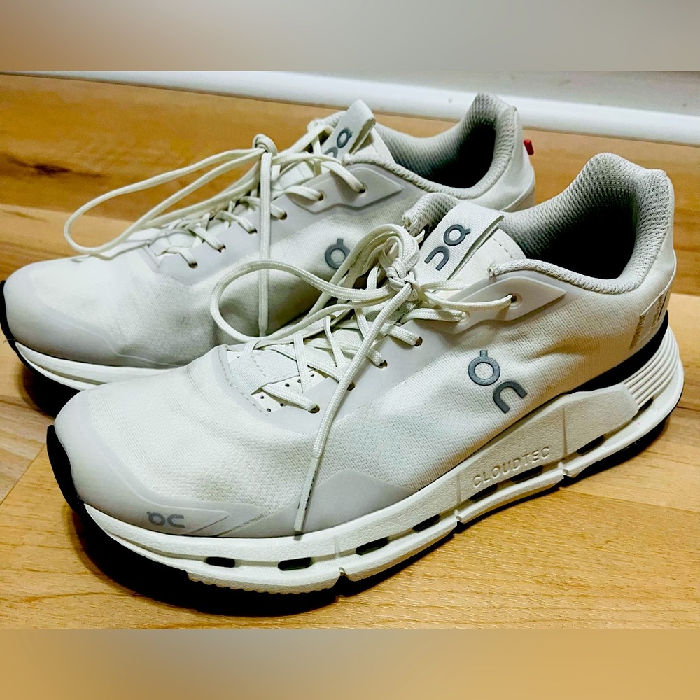 Women’s ON Cloud Running Shoes Size 8
